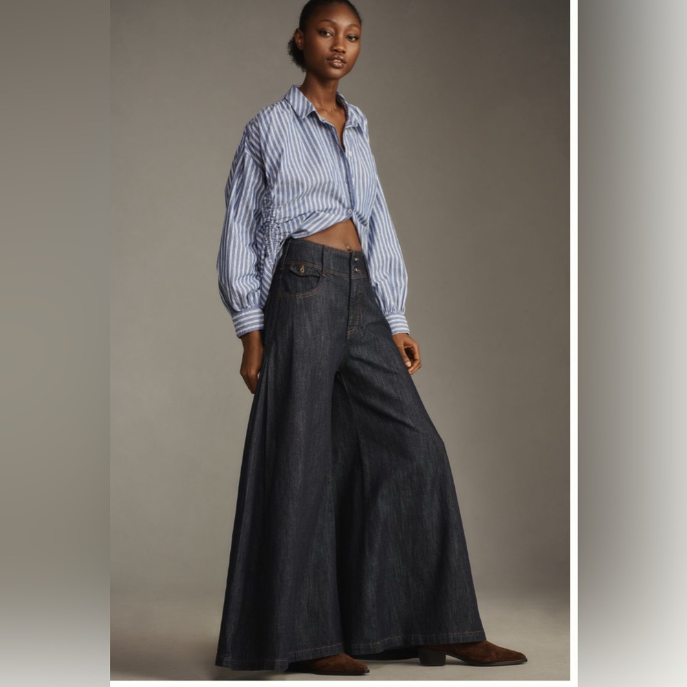 Anthropology 
Pilcro Dramazzo Mid-Rise Ultra Wide Leg Jeans 
Rinse wash